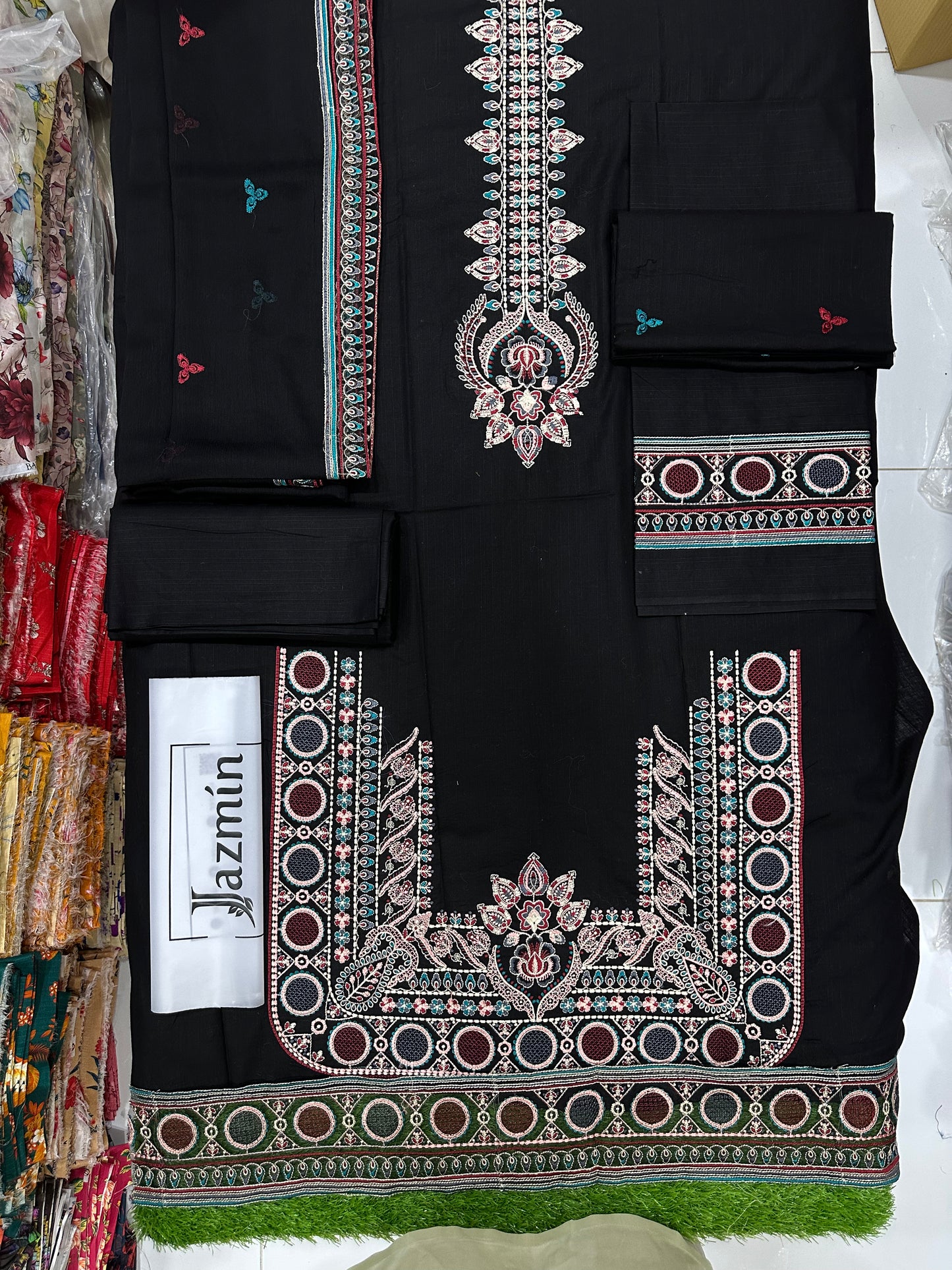Jazmin Luxury Fancy Bana Dora Lawn Dyed Heavy Embroided Front With heavy Embroidered Daman