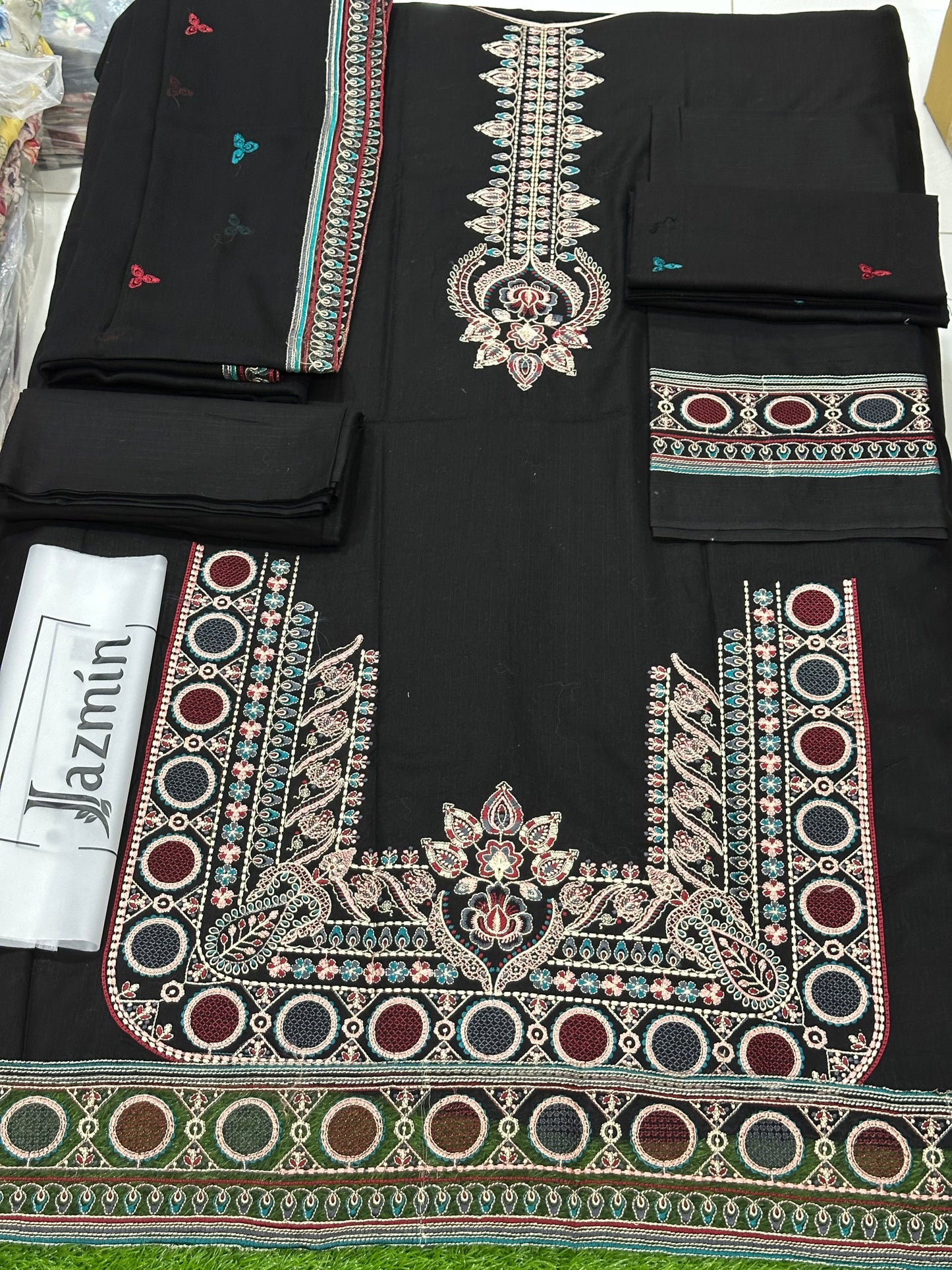Jazmin Luxury Fancy Bana Dora Lawn Dyed Heavy Embroided Front With heavy Embroidered Daman